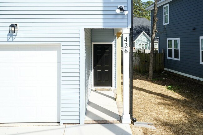 Building Photo - Brand NEW Three Bedroom Home!