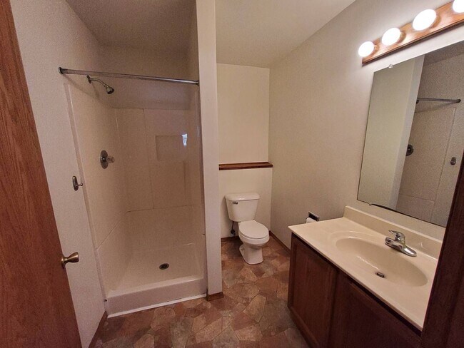 Building Photo - 2801 Ruschfield Dr