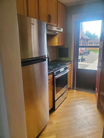 kitchen - 3339 N Harrison St
