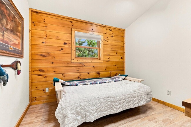 Building Photo - 3-Story, 5 bedroom, 3 bathroom in Harrison