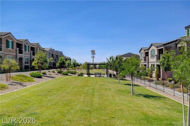 Building Photo - 634 Bellus Pl