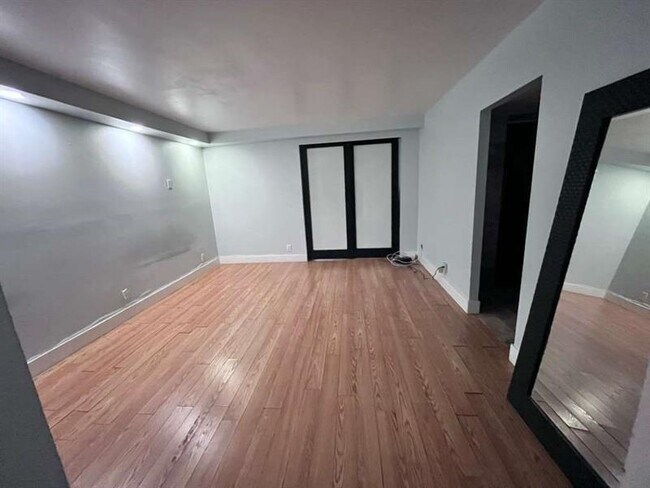 Building Photo - 20441 NE 30th Ave