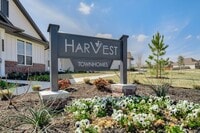 Building Photo - Impeccably Maintained Townhome in Brenham!