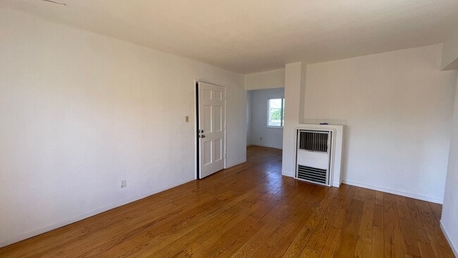 Building Photo - 1910-1910 42nd Ave