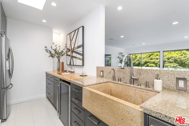 Building Photo - 9834 Wanda Park Dr