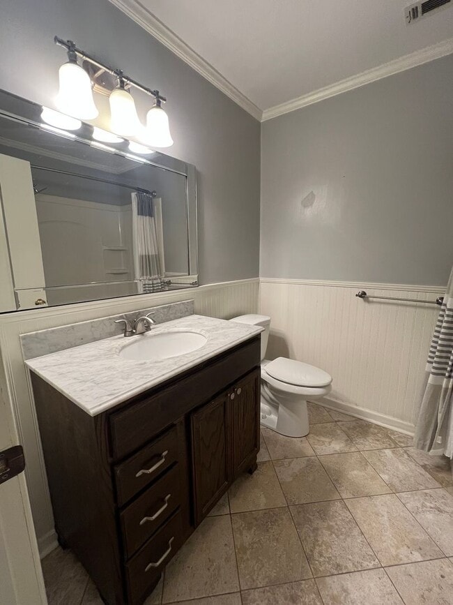 Building Photo - Ready In Benton!!