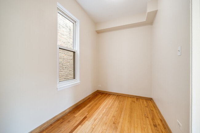 Building Photo - 1848 W Wabansia Ave