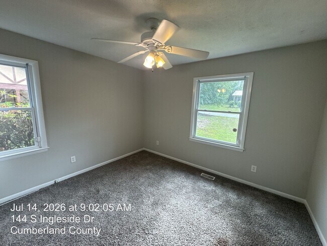 Building Photo - 144 S Ingleside Dr