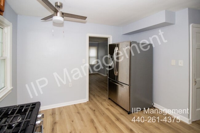 Building Photo - 3821 Kirkwood-
