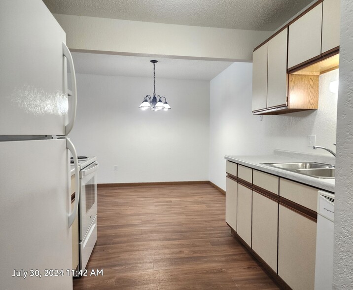 Kitchen/Dining Room - Gatewood Park