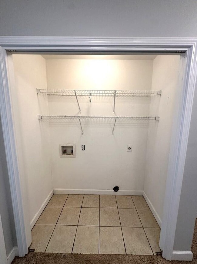 Building Photo - 121 Tooke St