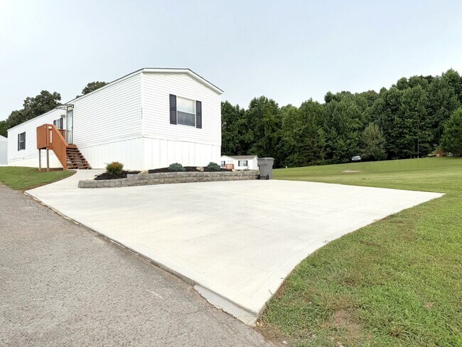 Building Photo - 3337 Clear Springs Way