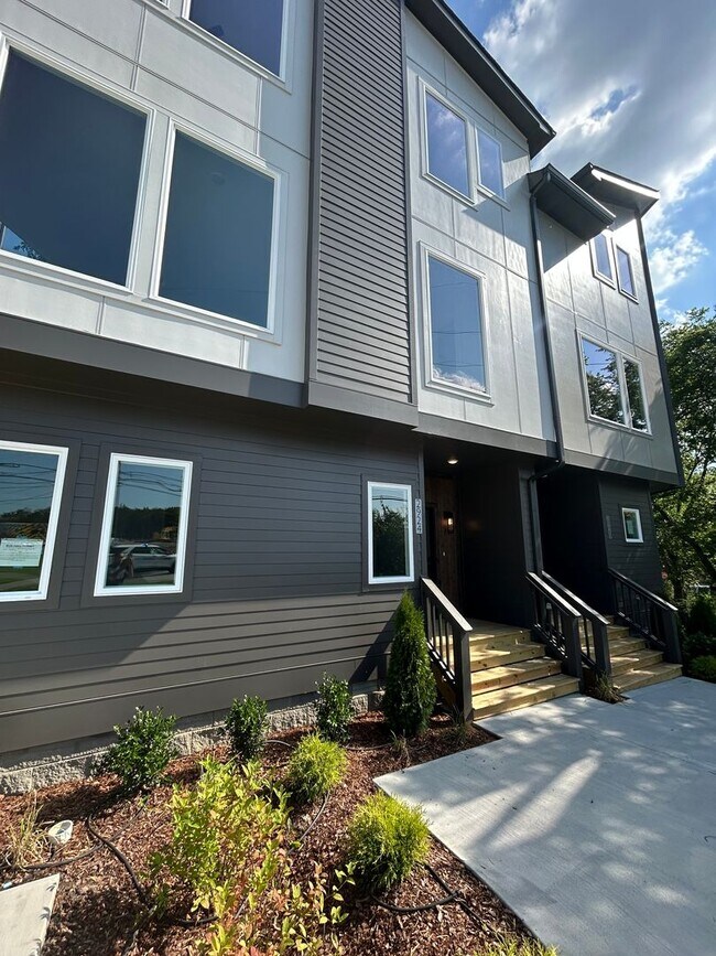 Primary Photo - Amazing New Construction North Nashville!