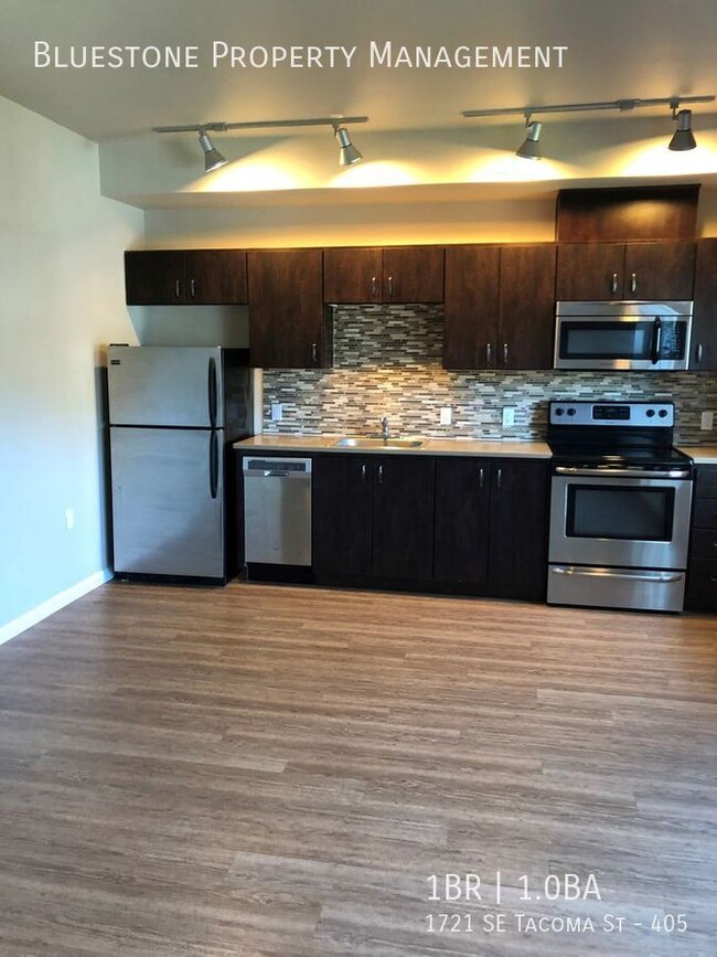 Primary Photo - One bedroom in the heart of sellwood! $399...