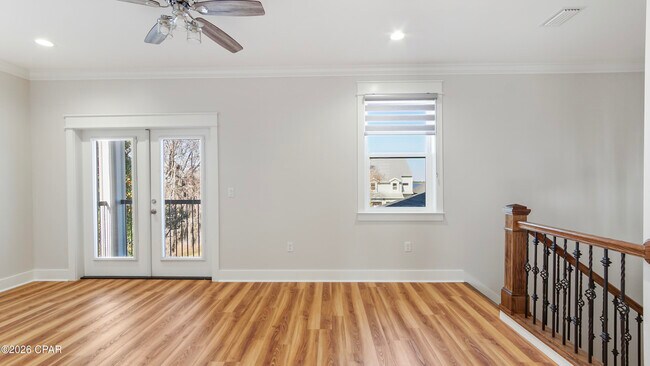 Building Photo - 1719 Country Club Dr