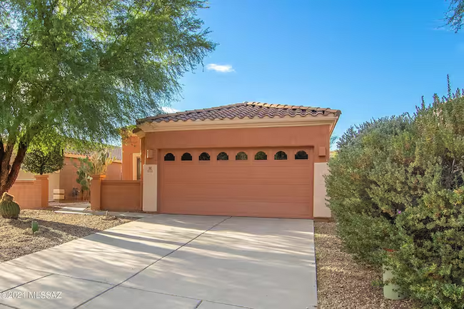 Primary Photo - 2215 E Stone Stable Dr