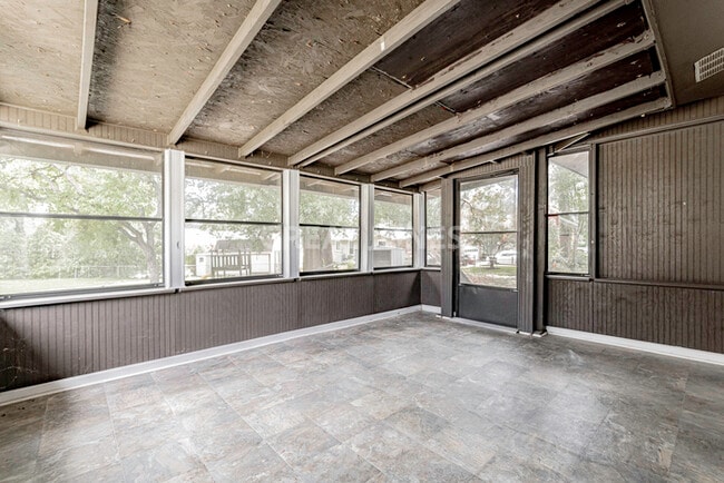Building Photo - Charming 3 bedroom home in Columubia!