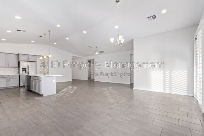 Building Photo - 2435 N 27th St