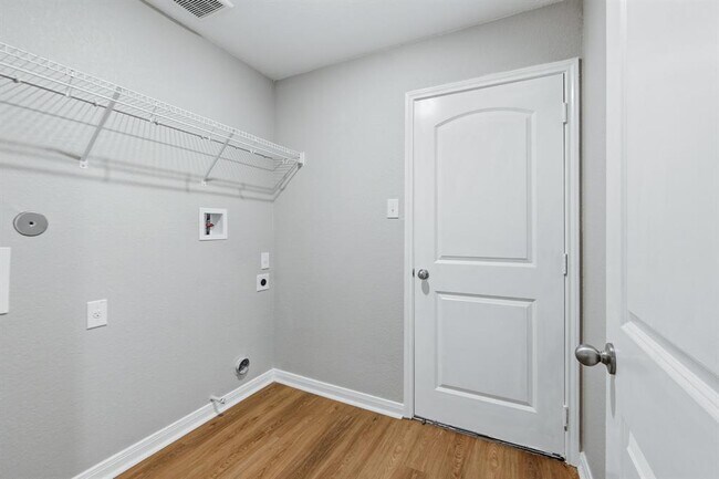 Building Photo - 1326 Amy Dr