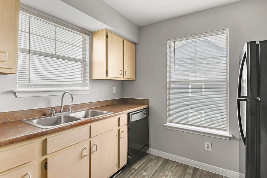 Modern Kitchen at Rancho de Luna - Rancho de Luna