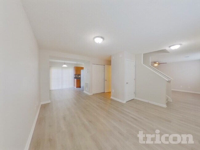 Building Photo - 131 Quiet Grove Dr