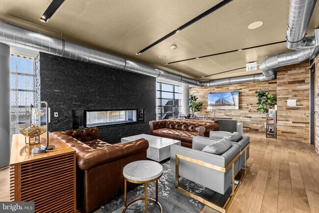 Building Photo - 1300 4th St SE