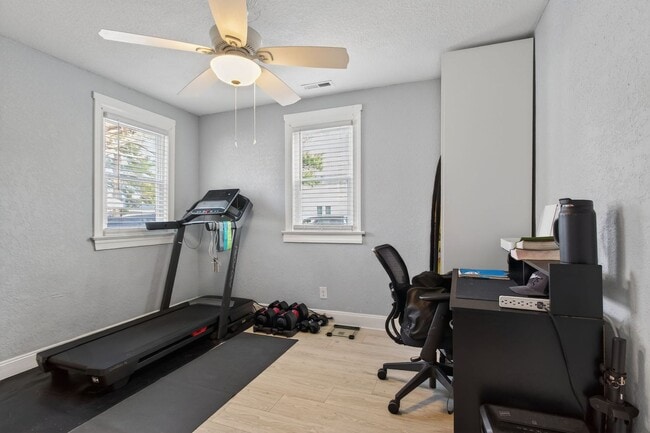 Building Photo - 2210 Pearl St