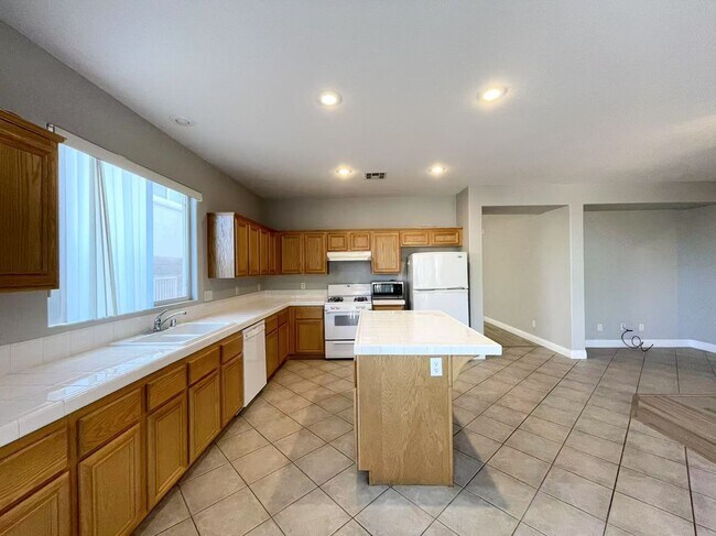 Building Photo - Wonderful 1-story Home