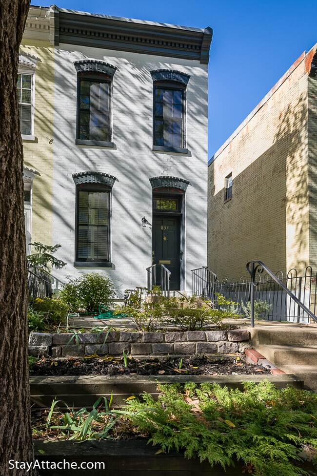 Building Photo - 834 New Hampshire Avenue NW