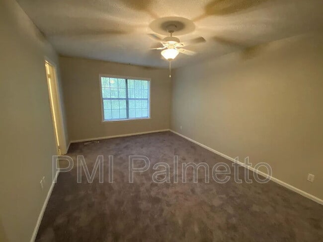 Building Photo - 33 Chestnut Ferry Rd