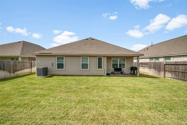 Building Photo - 32239 Cedar Crst Dr