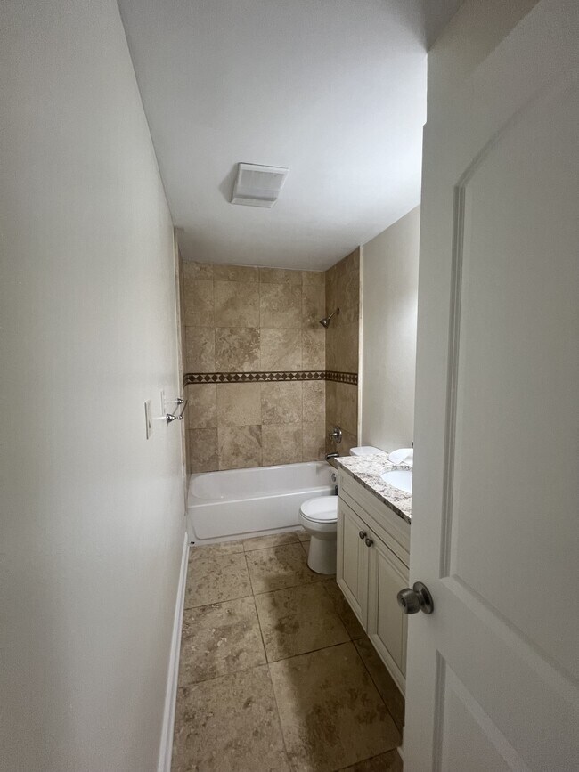 Building Photo - 403 Yvette Marie Dr