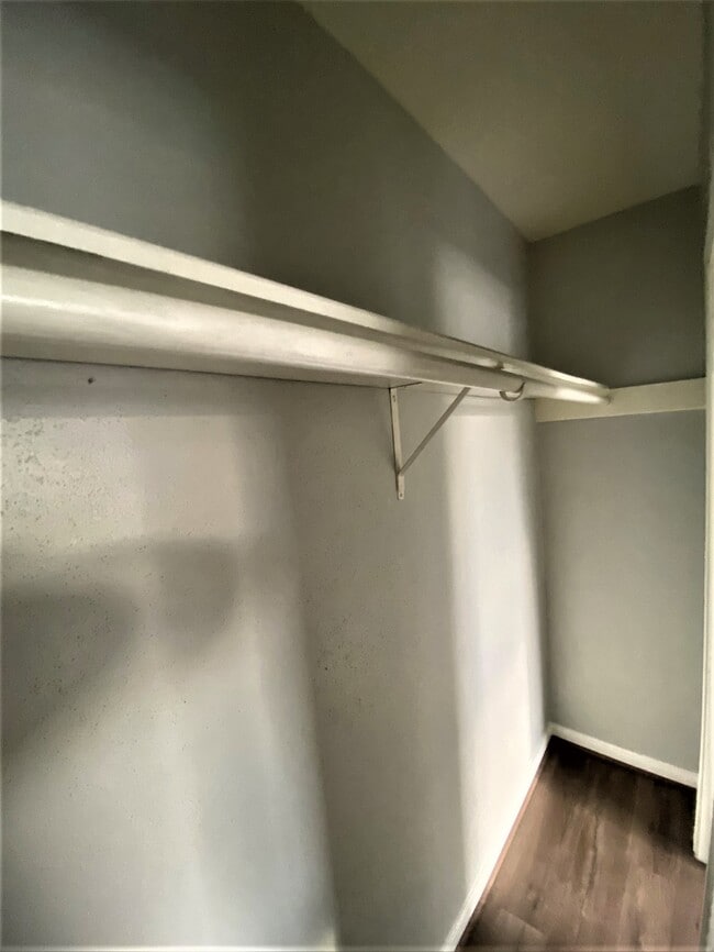 Building Photo - 7842 Winehill Ln