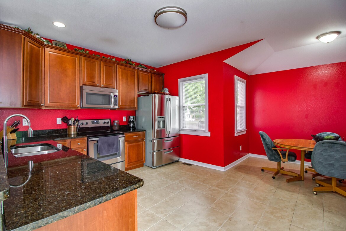 Building Photo - 5800 Hampton Blvd
