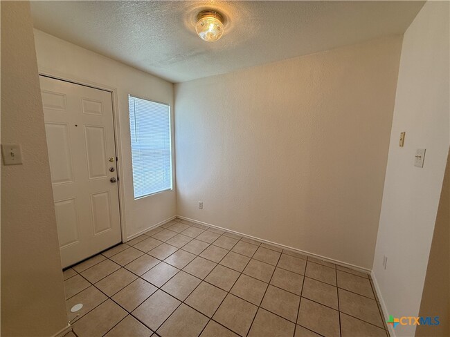 Building Photo - 4403 Deek Dr