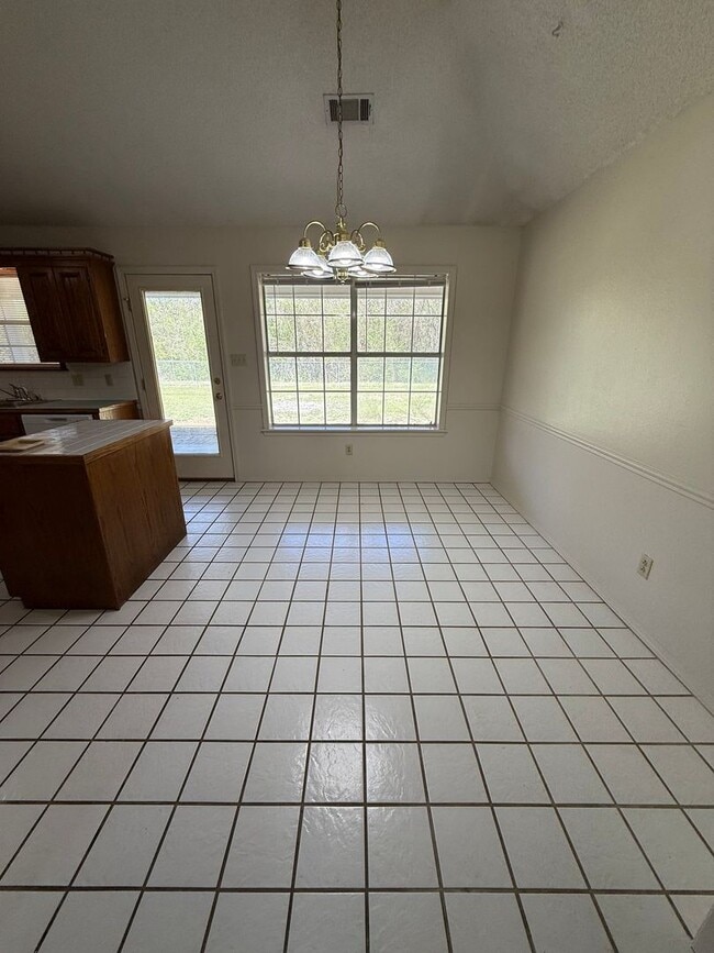 Building Photo - 2302 Brookhaven Dr