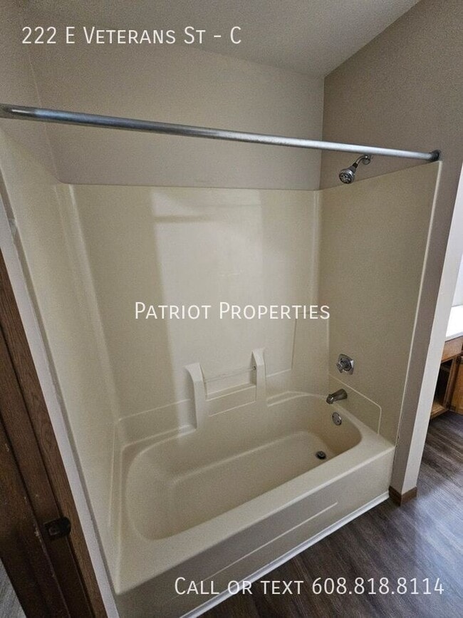 Building Photo - 222 E Veterans St