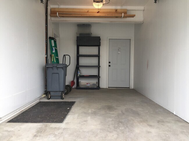 garage single car with yard access - 4090 Jay St