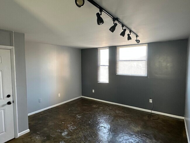 Building Photo - 703 Wilkinson Blvd