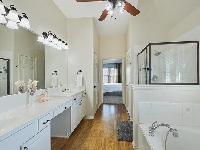 Building Photo - 5004 Rain Forest Dr