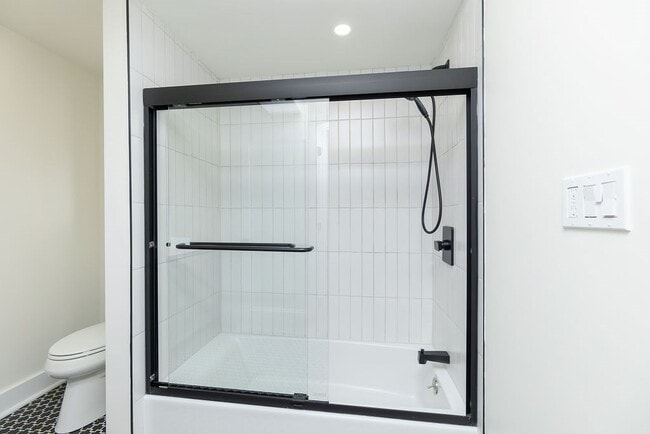 Building Photo - 77 Princeton St