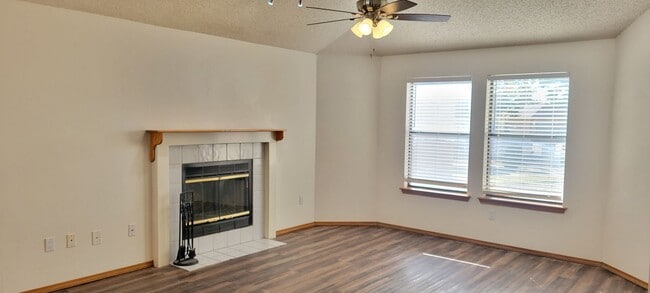 Building Photo - GREAT HOME IN NE CLOVIS NEAR MESA ELEMENTARY