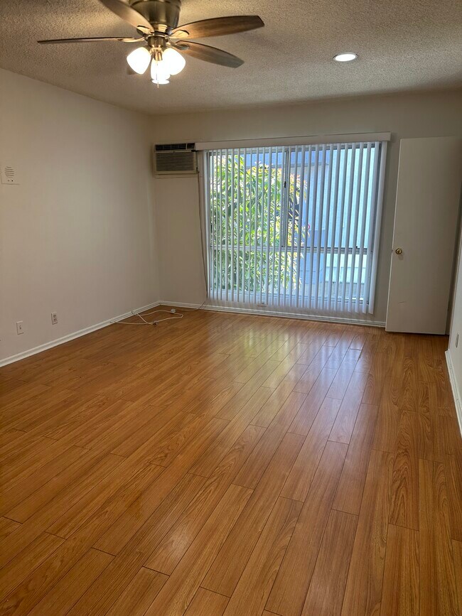 Building Photo - 3746 Vinton Ave