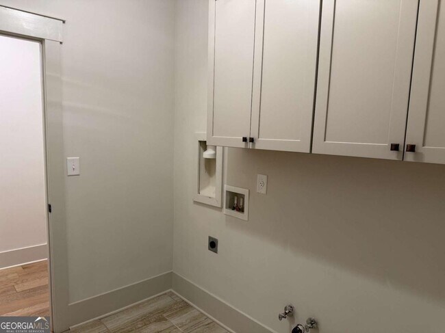 Building Photo - 1181 Hidden Hills Cir