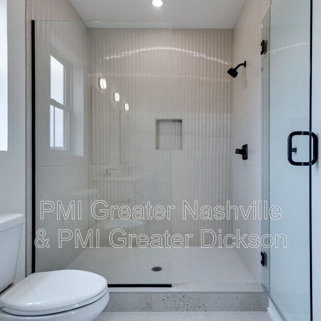 Building Photo - 404 Morningside Mnr