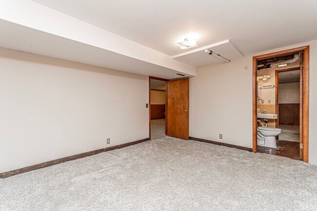 Building Photo - Please View 3D Virtual Walk-Through Before...