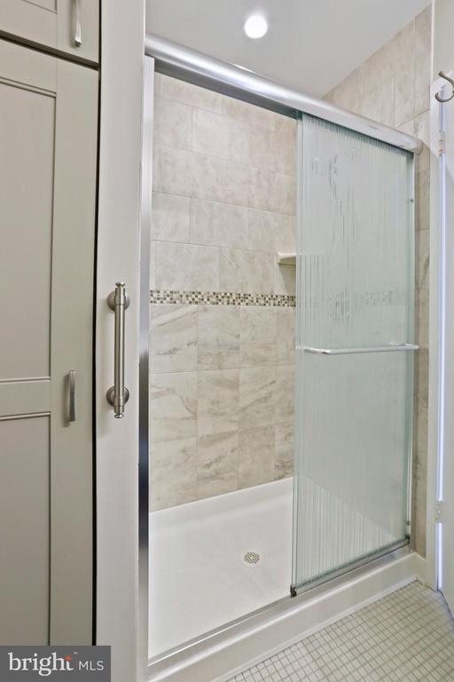 Building Photo - 1644 Wainwright Dr