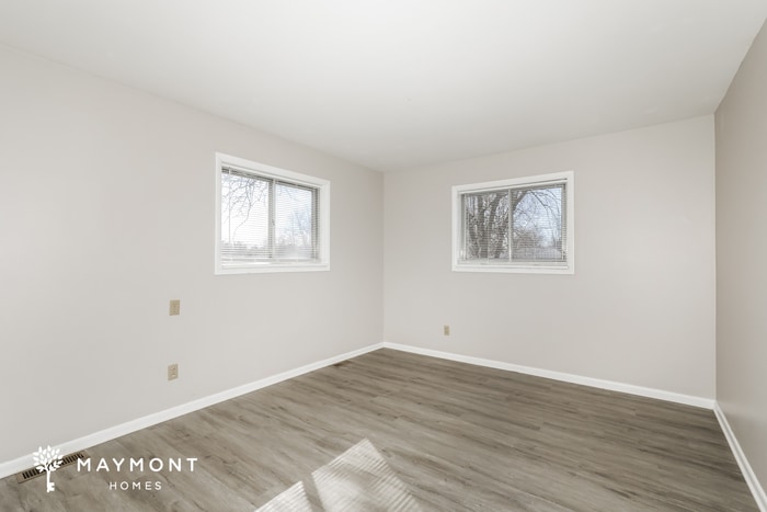 Building Photo - 472 Tailholt Ln