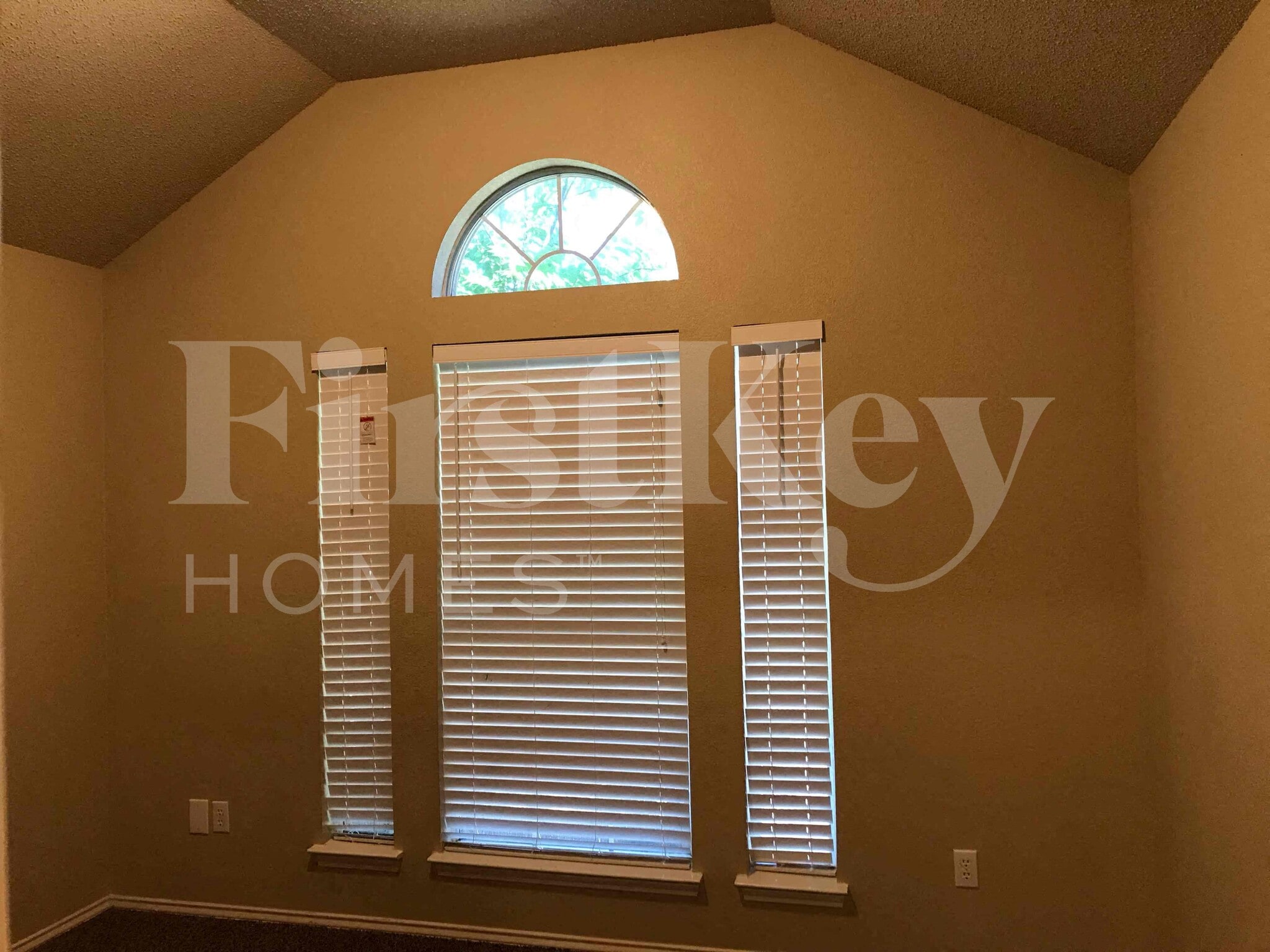 Building Photo - 1371 Gainsborough Way