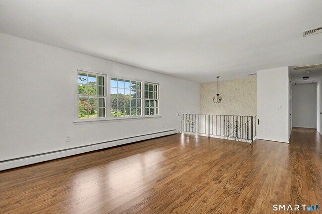Building Photo - 11 Lycett Ct